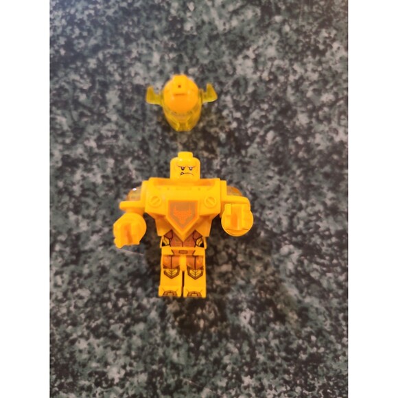 Lego Nexo Knights Minifigures and Shield Lot - Harpy, Ultimate Axl - Picture 12 of 12